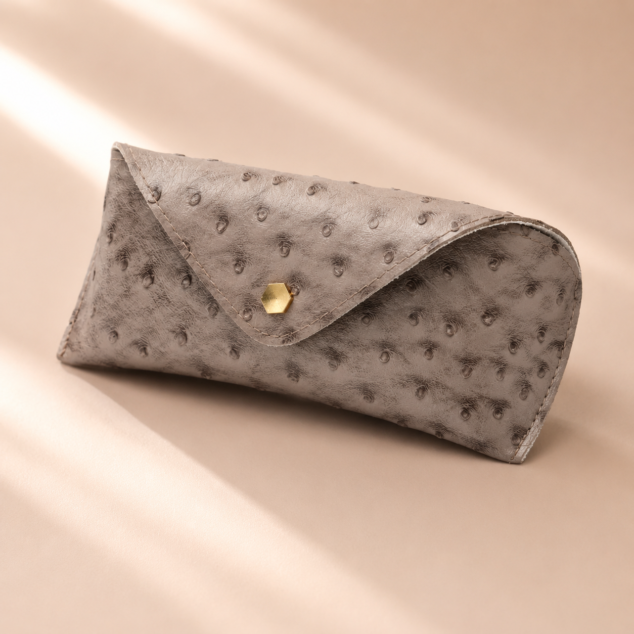 Taupe Elegance Case – Étui à lunettes texturé